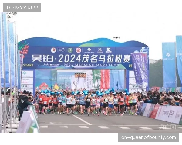 “奔跑中国”城市马拉松系列赛北京站开跑，超三万人参与